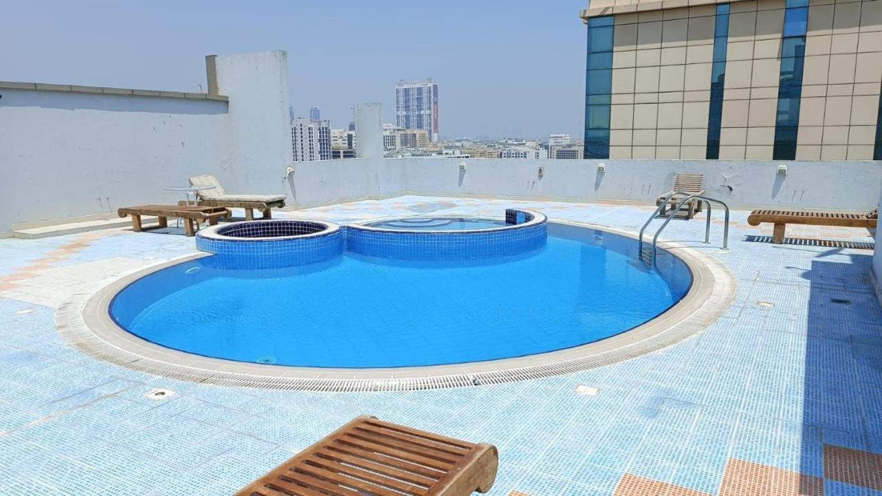 Partition * Dubai